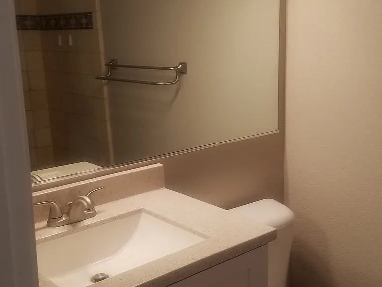 146 Valencia Way — Photo 2