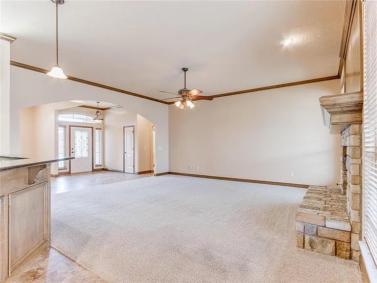 4908 Arbuckle Dr — Photo 7