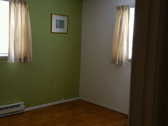 4th image of 11925 Butler St