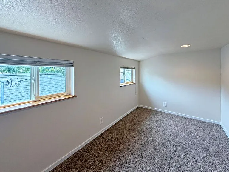 544 W 20th Ave — Photo 21