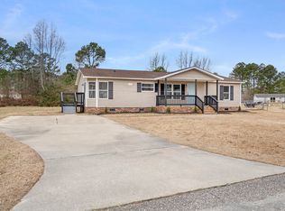 1410 Darby Dr, Raeford, NC 28376