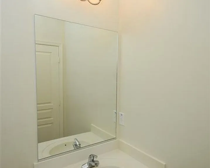1101 Tenbury Pl — Photo 35
