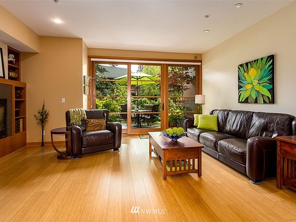 5th image of 732 NE Vineyard Lane #L103