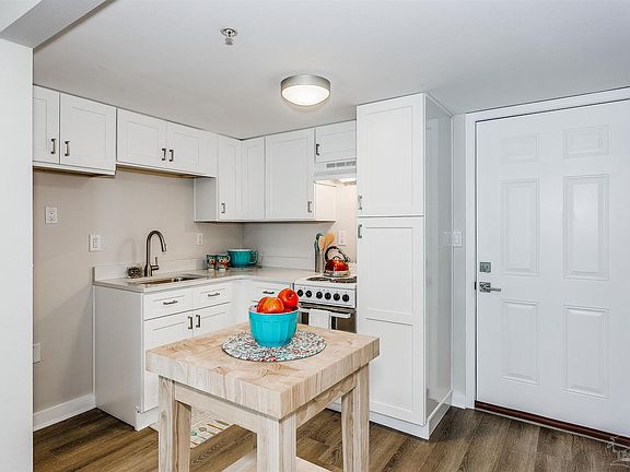 4th image of 201 S Stillman St APT 213
