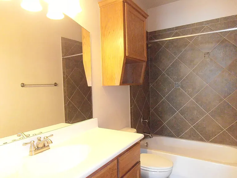 703 Hailie — Photo 15