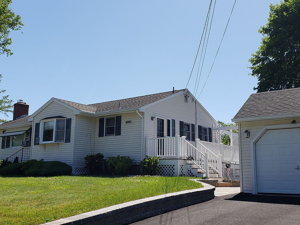 2nd image of 18 Marlin Dr