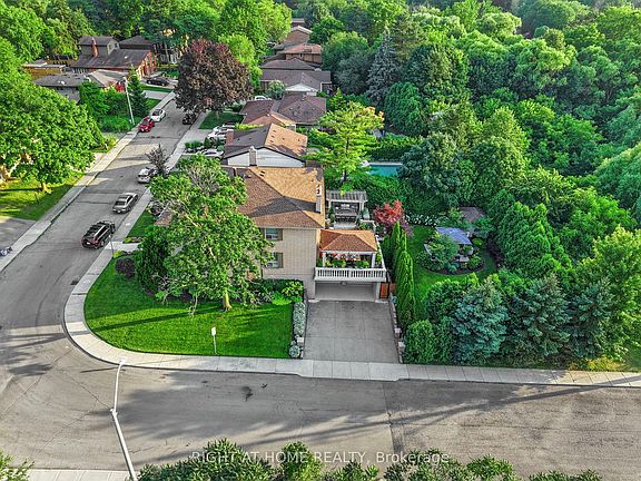 4th image of 14 Delbrook Ct