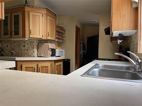 5th image of 591 SE Fisher Rd