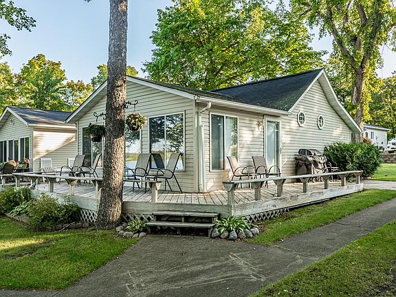 Wrap Around Deck
