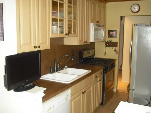 84-39 153rd Ave APT 6E, Howard Beach, NY 11414