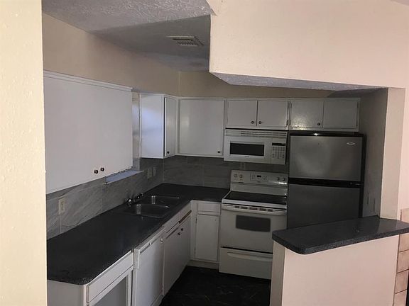 5th image of 8320 Wild Rose St APT 20B