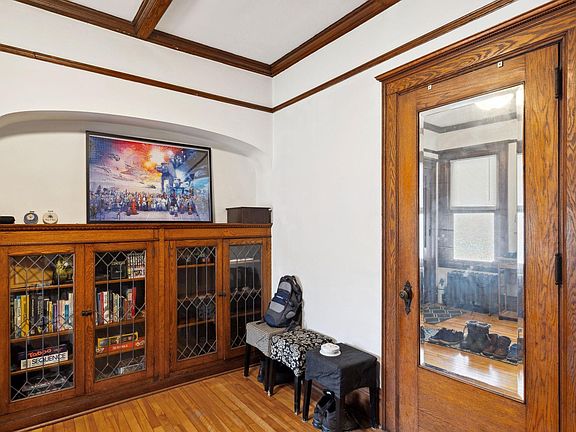 5th image of 3129 Harriet Ave
