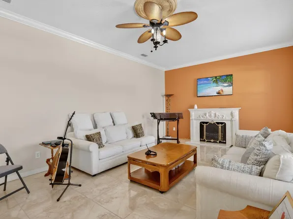 6871 NW Hogate Circle, Port St Lucie, FL 34983