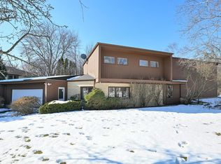 9001 North King ROAD, Bayside, WI 53217