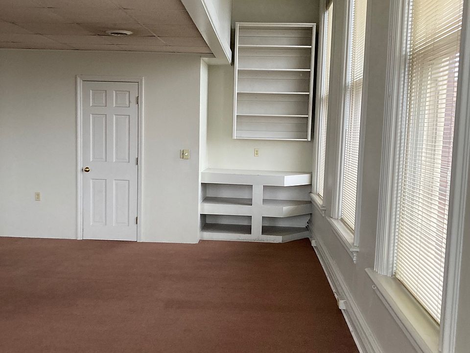 Built in bookshelf area