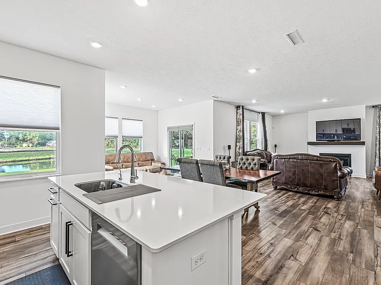 2240 Bauer Creek Dr — Photo 6