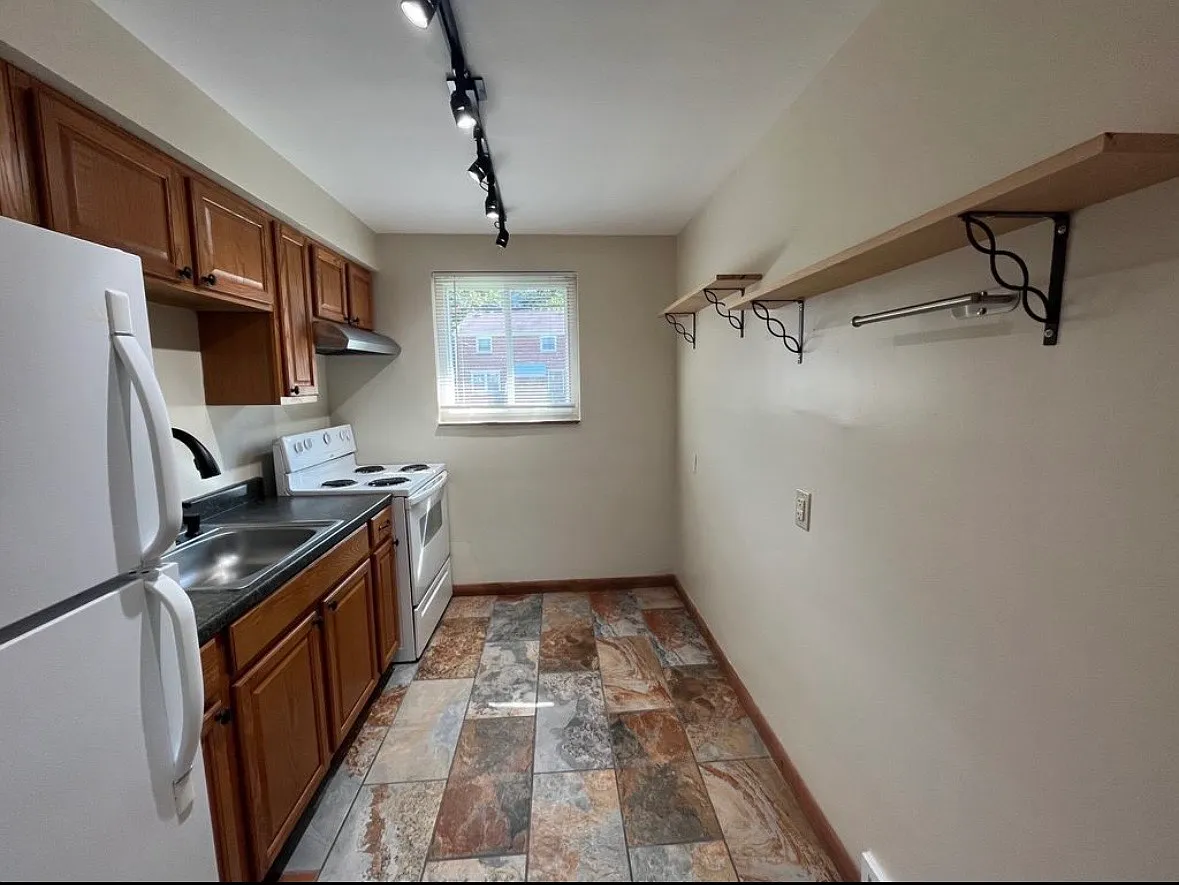 1 bed, $995 — Photo 2