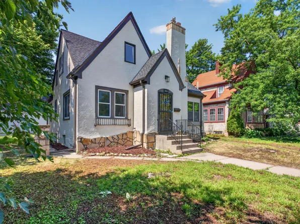 3807 Hubbard Ave N, Robbinsdale, MN 55422