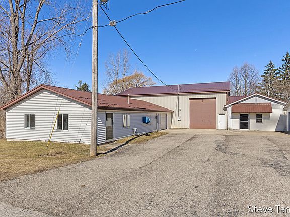 5th image of 5423 E Howard City Edmore Rd