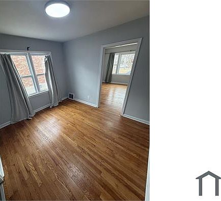 3rd image of 4956 Oleatha Ave