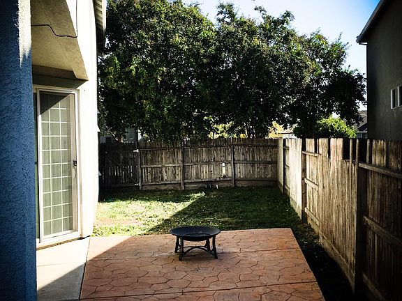 4th image of 6927 Montauban Ave