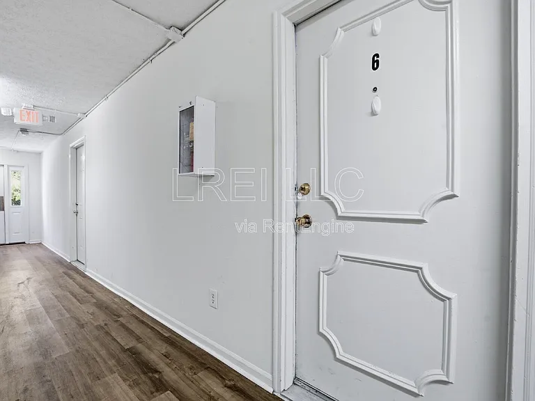 176 Thistlewood Ave #6 — Photo 2