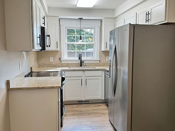 5th image of 1564 Mary Beth Ln