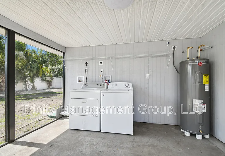 1051 Dogwood Dr #1 — Photo 12