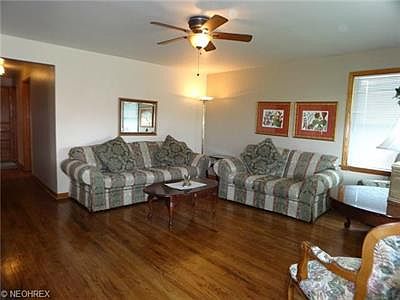 3rd image of 1158 Onondago Ave