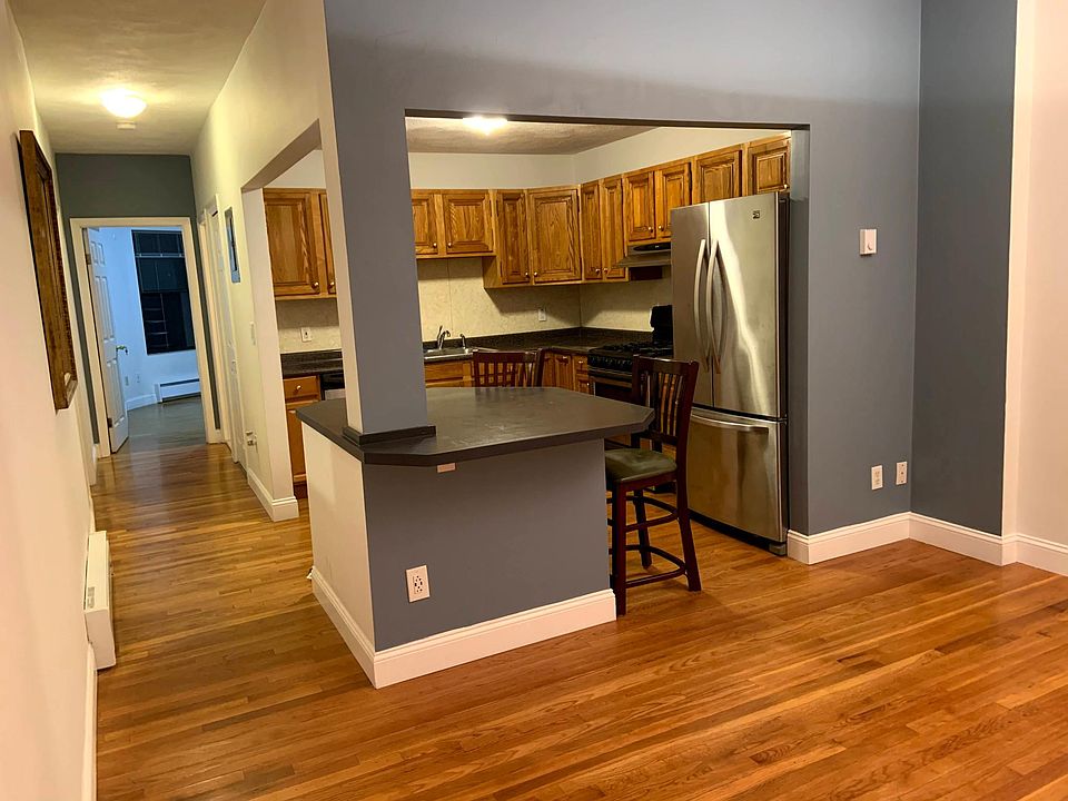 Apt 1 kitchen