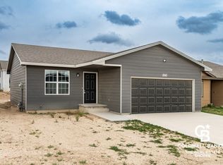 1841 E Prairie View Dr, Garden City, KS 67846