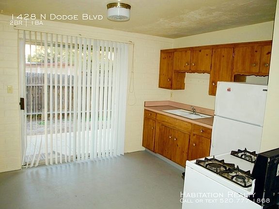 5th image of 1426 N Dodge Blvd