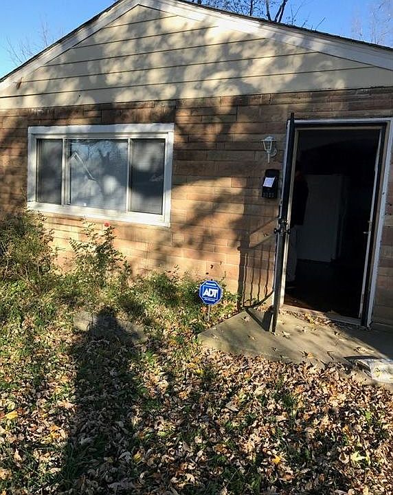 1st image of 3125 N Gladstone Ave