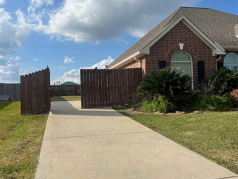 3515 Emerson Dr — Photo 22