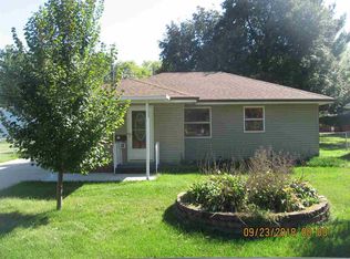 602 Lakeside St, Waterloo, IA 50703