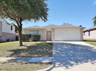 761 Raven Dr, Saginaw, TX 76131