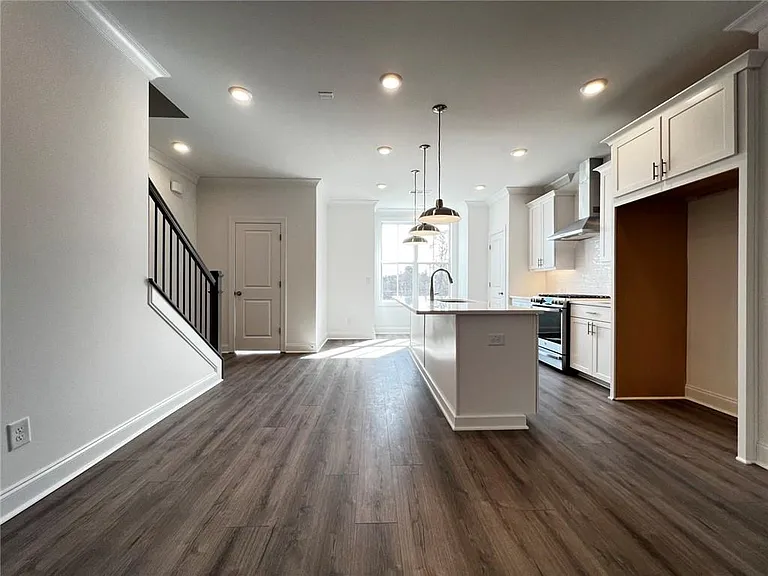 235 Sims Park Pl — Photo 8