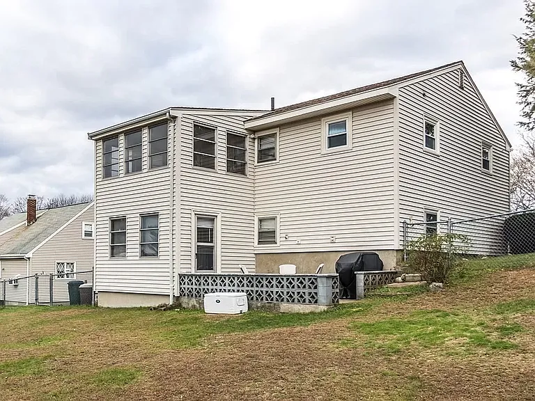 170 Ravenswood Rd — Photo 12