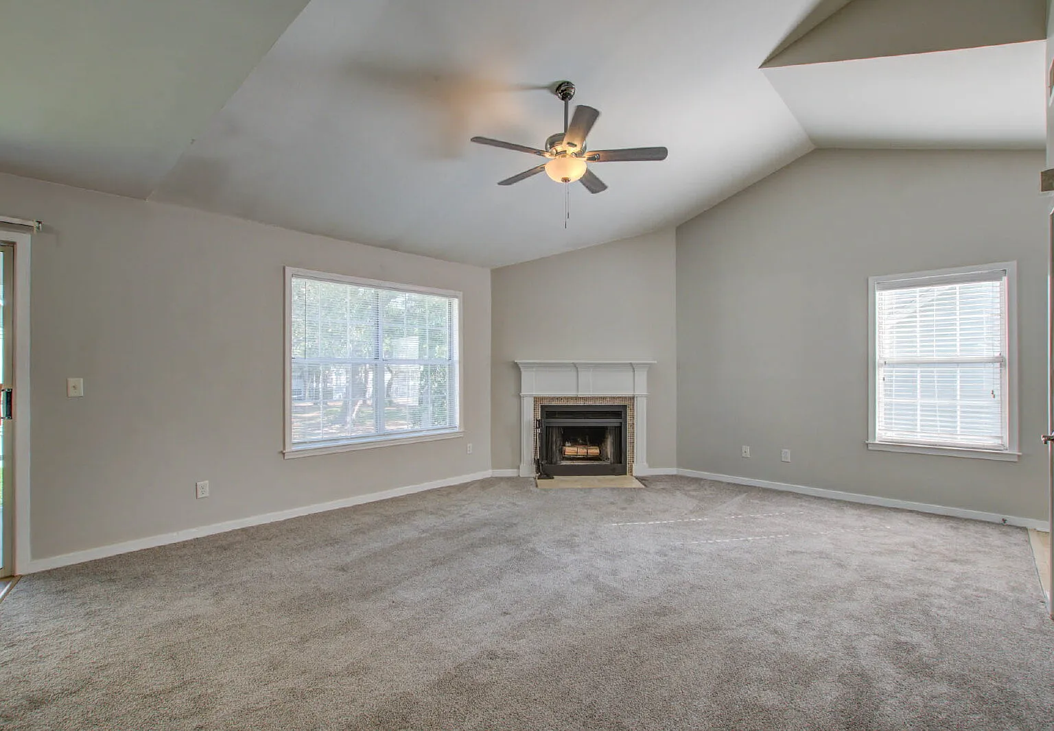 2 bed, 2.0 bath, 968 sqft, $1,450 — Photo 1