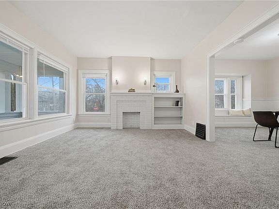 4th image of 225 Cranz Pl