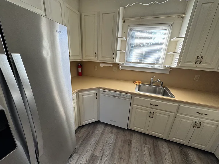 465 Hills St — Photo 6