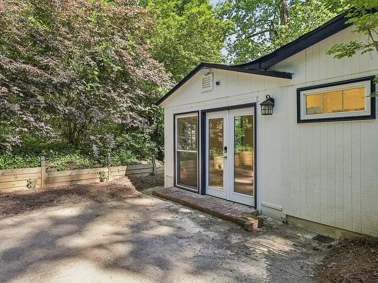 2056A Abby Ln NE — Photo 35