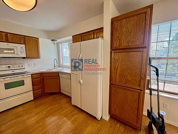 4th image of 2582 Hatch Cir