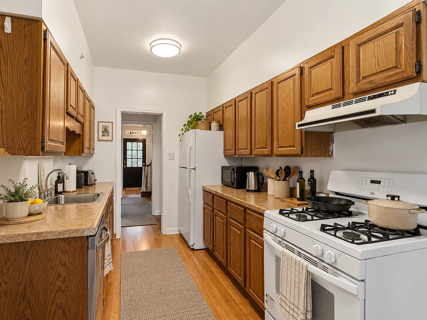 6 bed, 2600 sqft, $7,000 — Photo 4