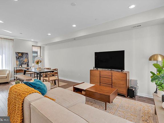 5th image of 2118 Kensington Walk