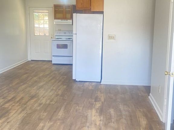 3rd image of 1125 Glen Ct #A