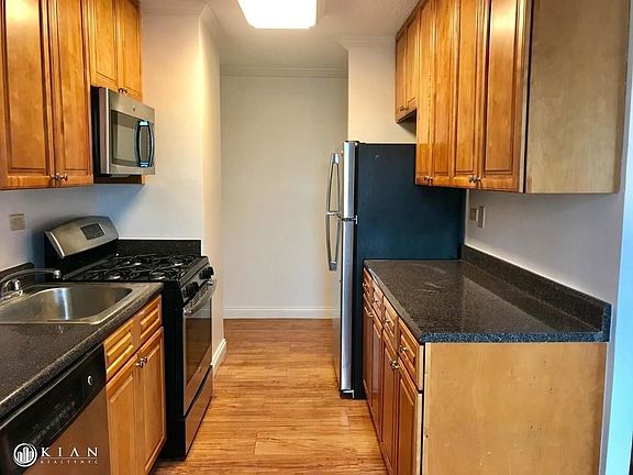 4th image of 747 10th Ave APT 13E