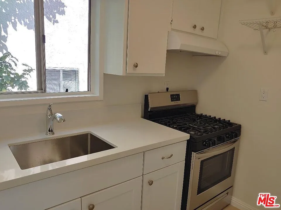 2 bed, 2.0 bath, $2,775 — Photo 2