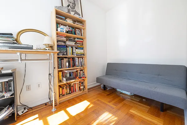 Sold by Brick&Mortar | media 8