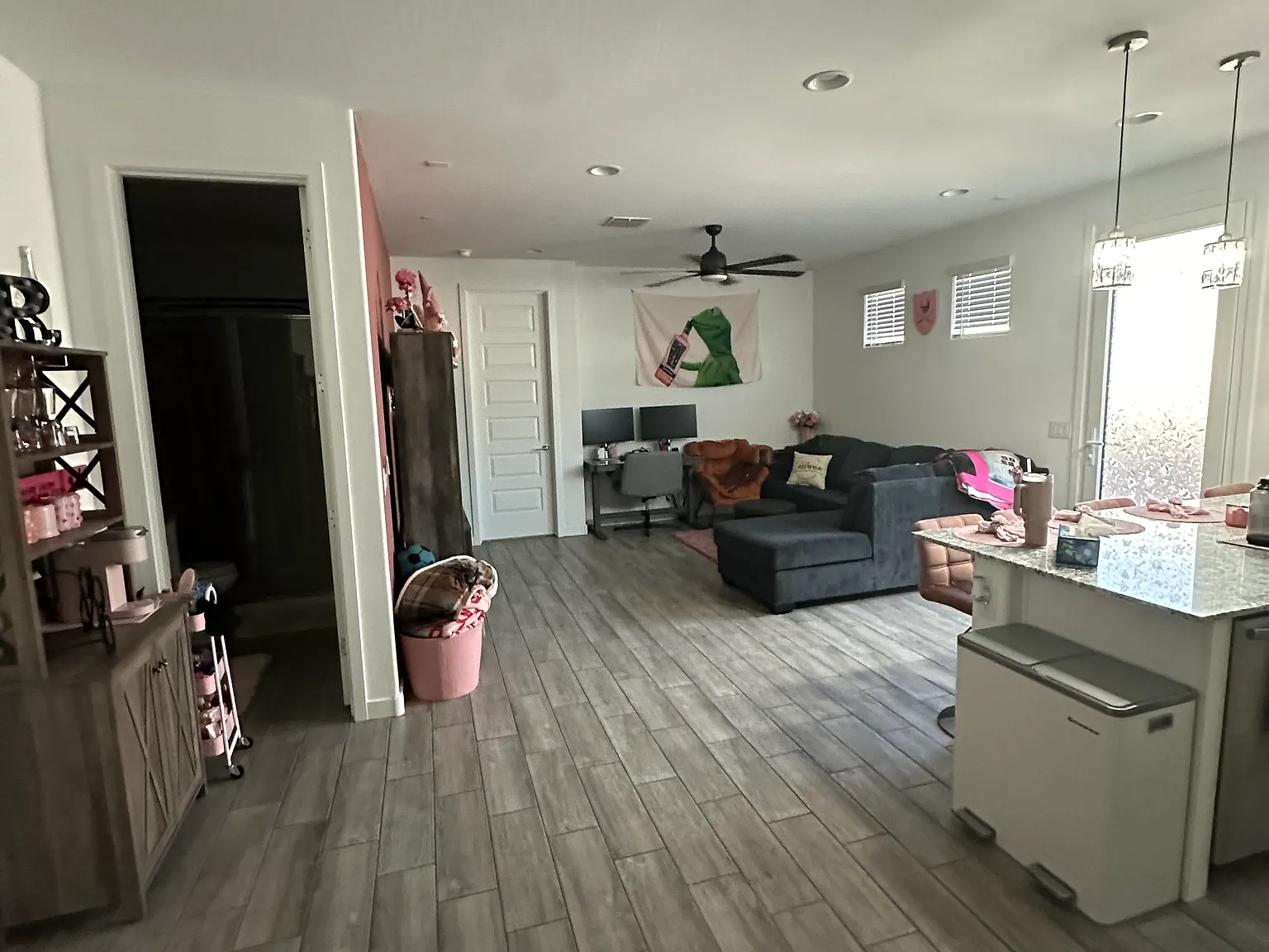 1 bed, 2547 sqft, $1,550 — Photo 2